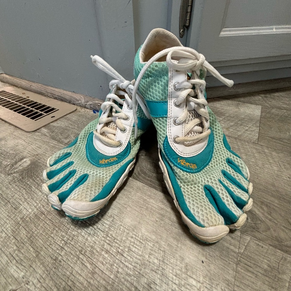 Vibram five finger size 38